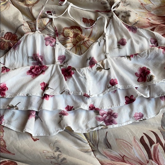 Forever 21 cropped white floral top - Picture 2 of 4